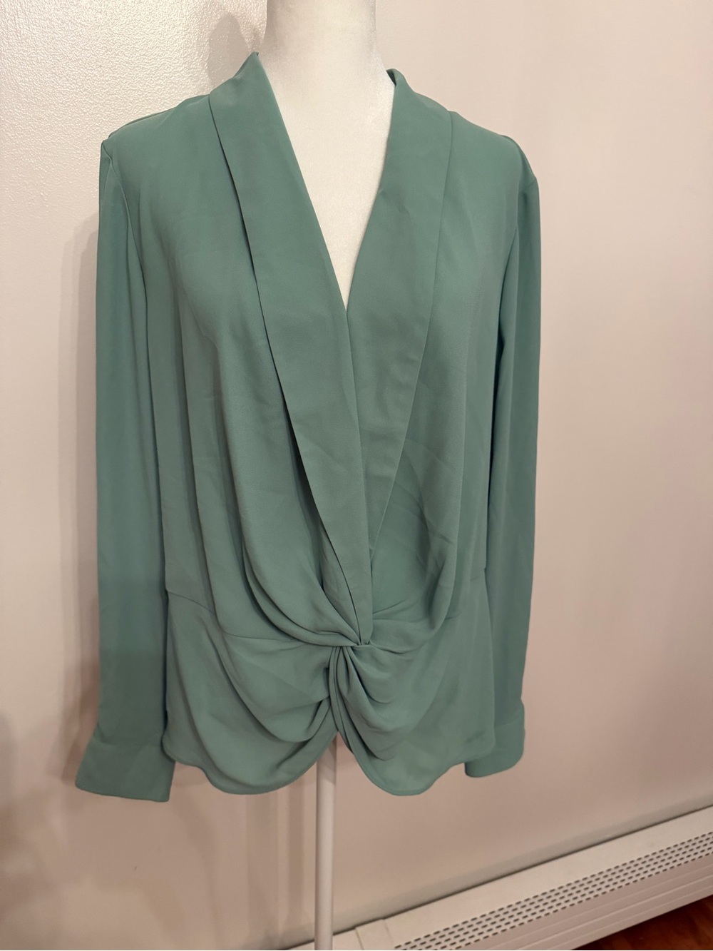 INC International Concepts Women's Long Sleeve V-Neck Twist-Front Blouse Size L - Picture 8 of 15